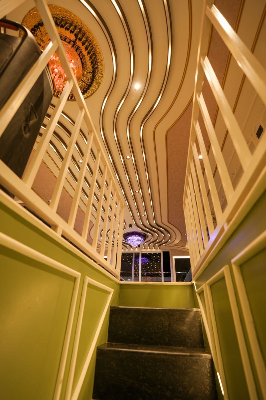 7 Bedroom Houseboat sub image 1