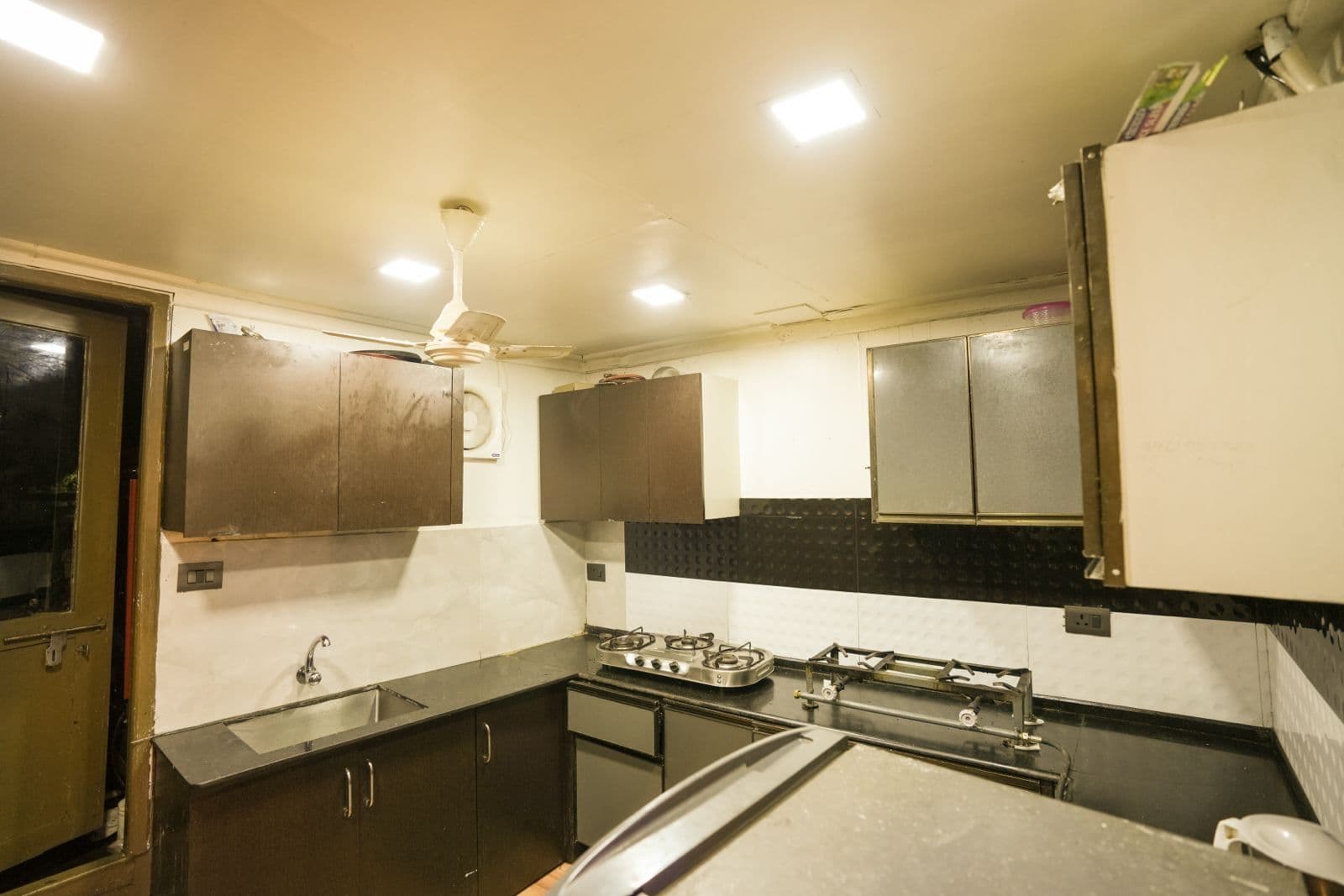 7 Bedroom Houseboat sub image 3