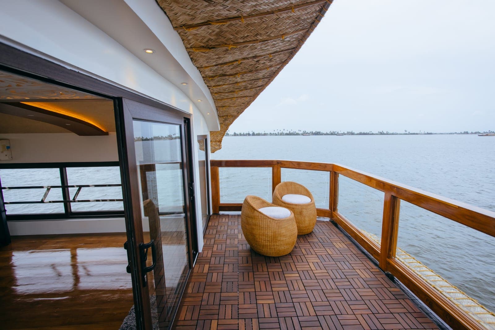 5 Bedroom Houseboat sub image 3